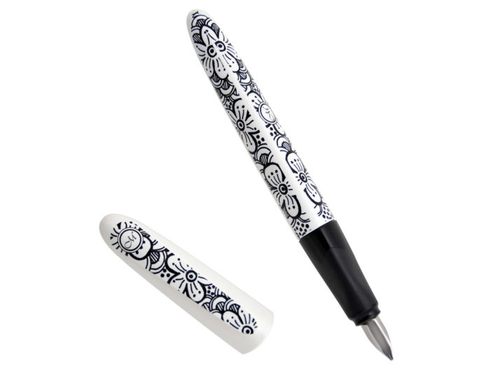 Spalvaskats Manuscript Trio