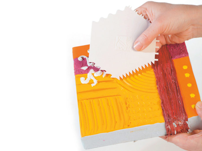 Acrylic Cream Deco 3D multi-shape comb - 2/1