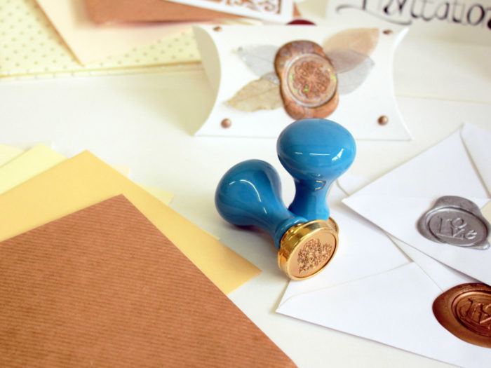 Seal handle Manuscript for 25mm coin - 2/3